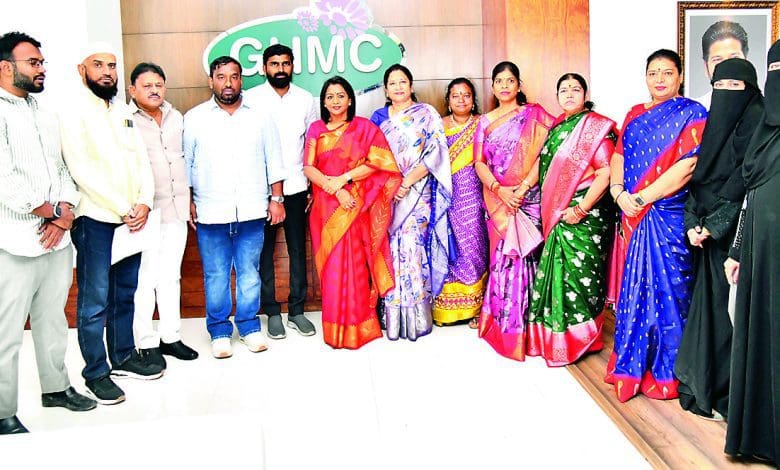 सदस्यों का चुनाव और प्रमाण पत्र वितरण