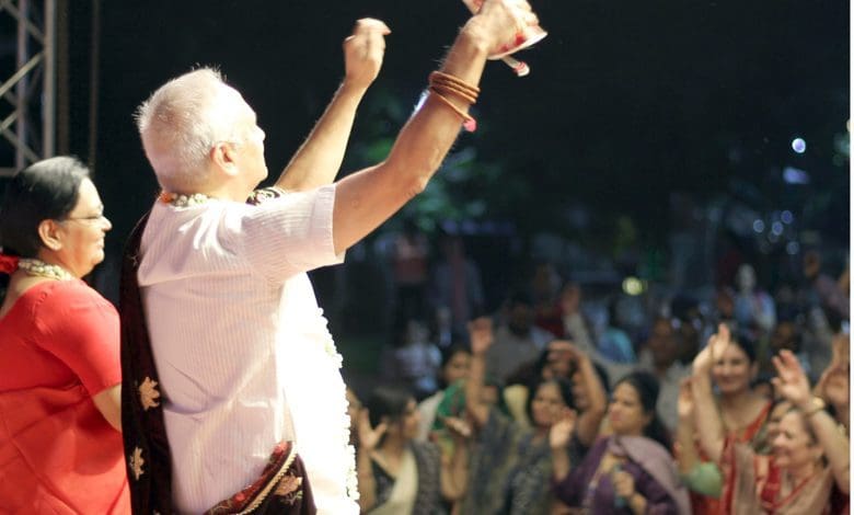 महाशिवरात्रि महोत्सव में सद्गुरु रमेशजी का उपदेश और भक्तिमय संगीत प्रस्तुतियाँ।