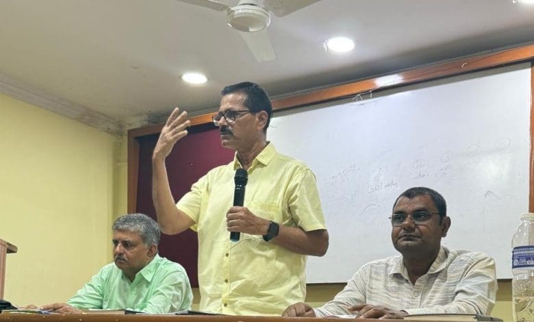 मिथिला सांस्कृतिक परिषद, हैदराबाद की आम सभा में उपस्थित सदस्य।