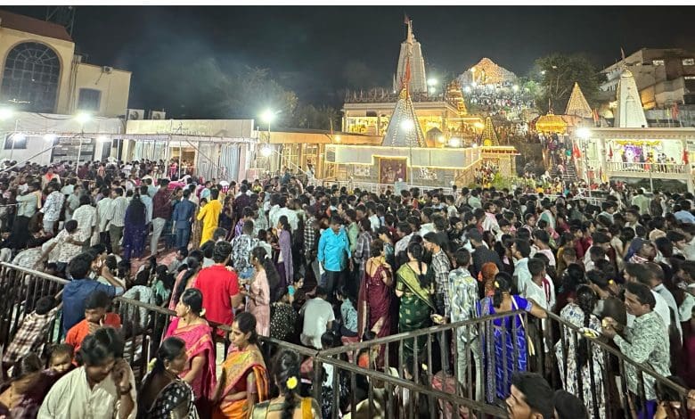 श्री पहाड़ी हनुमान मंदिर में महाशिवरात्रि महोत्सव की झलक।