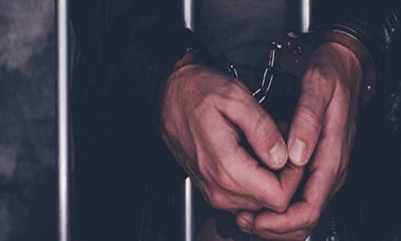 संगारेड्डी पुलिस द्वारा बरामद सोने-चांदी के आभूषण और नकदी की तस्वीर