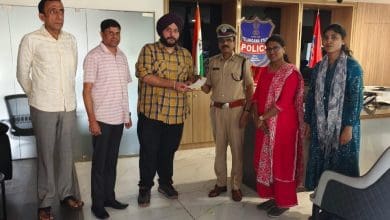 हैदराबाद साइबर क्राइम पुलिस ने ठगी का शिकार हुए व्यापारी से 9 लाख 50 हजार रुपये की राशि वापस लौटाई।