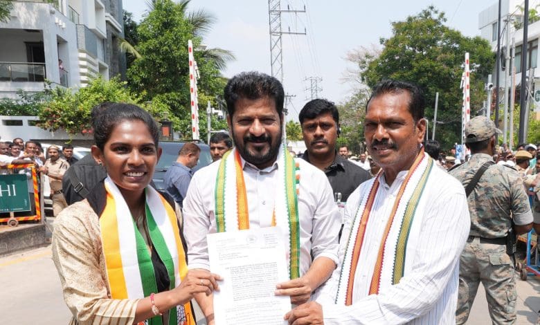 गज्वेल के कांग्रेस नेताओं की केसीआर की सदस्यता रद्द करने की मांग