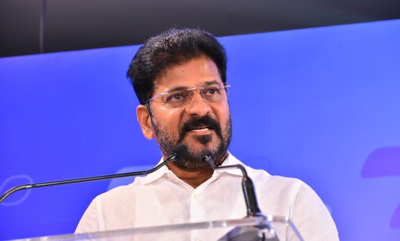 सुप्रीम कोर्ट में तेलंगाना के विधायकों की अयोग्यता याचिका पर सुनवाई, मुख्यमंत्री रेवंत रेड्डी के बयान पर सख्त टिप्पणी।