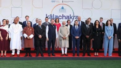 प्रधानमंत्री नरेंद्र मोदी रायसीना डायलॉग 2025 में भाग लेते हुए।