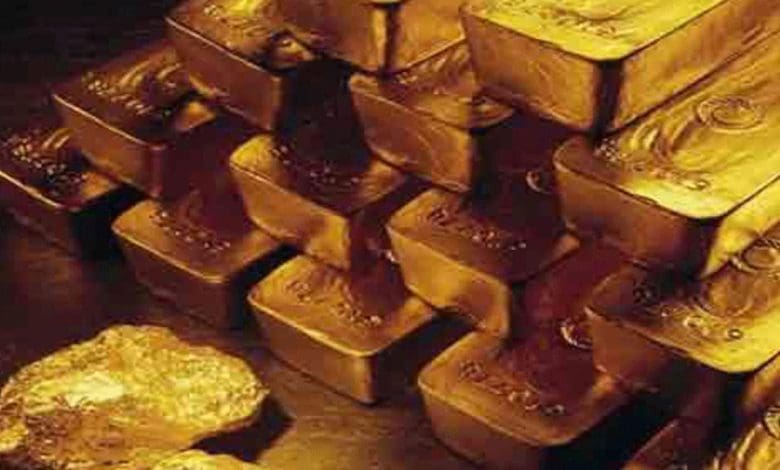 एयरपोर्ट पर पकड़ी गई अभिनेत्री, तस्करी के लिए छिपाए गए सोने और सुरक्षा जांच से जुड़े रहस्यों की खोजबीन।