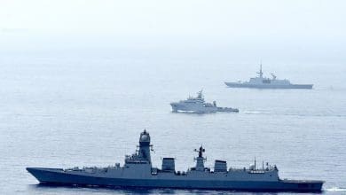 भारत और फ्रांस की नौसेनाएं 'वरुण 2025' अभ्यास में संयुक्त रूप से भाग लेते हुए