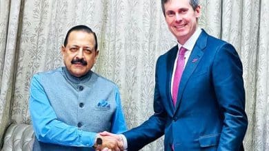 एली लिली के सीईओ डेविड रिक्स और डॉ. जितेंद्र सिंह की इंसुलिन साझेदारी वार्ता, भारत में स्वास्थ्य सेवा और फार्मा उद्योग पर फोकस।