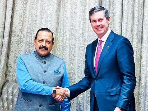 एली लिली के सीईओ डेविड रिक्स और डॉ. जितेंद्र सिंह की इंसुलिन साझेदारी वार्ता, भारत में स्वास्थ्य सेवा और फार्मा उद्योग पर फोकस।