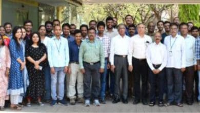 सीएसआईआर-एनजीआरआई में आयोजित हिन्दी कार्यशाला में भाग लेते हुए कर्मचारी और विशेषज्ञ।