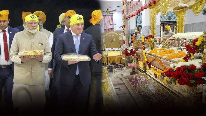 प्रधानमंत्री नरेंद्र मोदी और न्यूजीलैंड के पीएम क्रिस्टोफर लक्सन गुरुद्वारा रकाब गंज साहिब में प्रार्थना करते हुए।