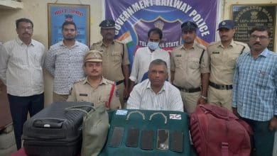 सिकंदराबाद रेलवे पुलिस ने पेशेवर चोर को गिरफ्तार किया, 1.75 लाख रुपये की चोरी की संपत्ति जब्त की।
