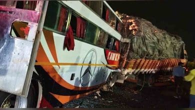 आदिलाबाद में सड़क दुर्घटना, लॉरी से टकराने पर दो चालक मरे