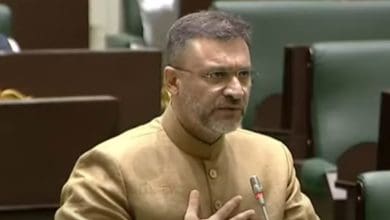 हैदराबाद विधानसभा में रियल एस्टेट और अन्य मुद्दों पर चर्चा करते हुए विधायक।