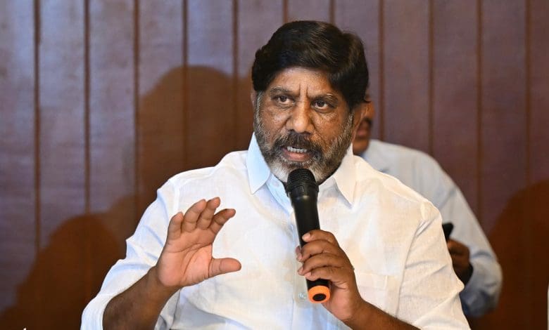 मल्लू भट्टी विक्रमार्का विधानसभा में बजट पर चर्चा करते हुए।