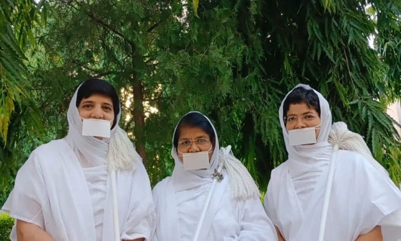 महासतीजी का नगर प्रवेश एवं 2025 चातुर्मासिक मंगल प्रवेश का दृश्य