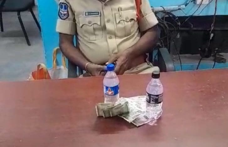 एसीबी ने कोरुट्ला पुलिस स्टेशन के सब-इंस्पेक्टर को रिश्वत लेते पकड़ा