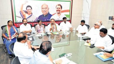 सीएम रेवंत रेड्डी और सीपीआई नेताओं की मौजूदगी में नामांकन