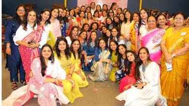 माहेश्वरी महिलाओं द्वारा आयोजित सांस्कृतिक कार्यक्रम में सास-बहू की खूबसूरत प्रस्तुति, जुबली हिल्स, हैदराबाद।