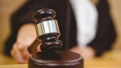 इलाहाबाद उच्च न्यायालय के फैसले पर कानून विशेषज्ञों ने कड़ी प्रतिक्रिया दी है। उन्होंने कहा कि इस तरह की टिप्पणियाँ न्यायपालिका की विश्वसनीयता को कमजोर कर सकती हैं।