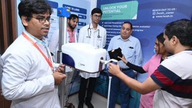 हैदराबाद में स्ट्रोक रिकवरी और पुनर्वास पर चर्चा करते विशेषज्ञ