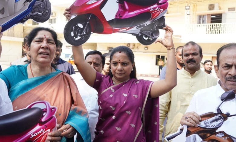 के. कविता कांग्रेस पर बीसी कल्याण को लेकर निशाना साधते हुए।