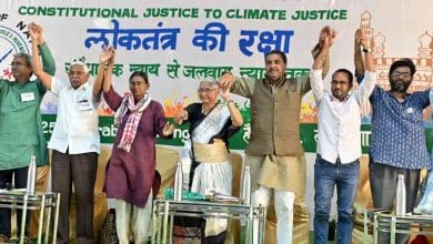 एनएपीएम अधिवेशन में मेधा पाटकर और अन्य नेता जन आंदोलन की जरूरत पर विचार रखते हुए।