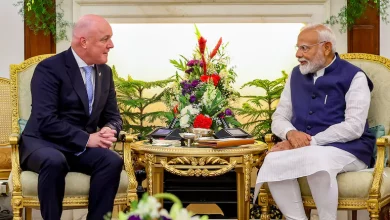 भारत और न्यूजीलैंड के प्रधानमंत्रियों की बैठक के दौरान रक्षा समझौते पर हस्ताक्षर।