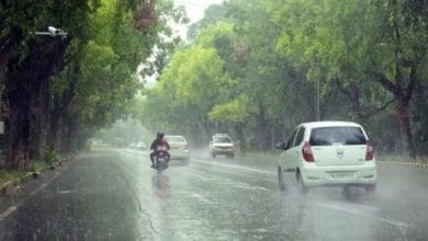 मौसम विभाग ने तेलंगाना में अगले 3 दिनों में बारिश, ओलावृष्टि और तूफानी हवाओं का अलर्ट जारी किया, जिससे लोगों को गर्मी से राहत मिलने की संभावना है।