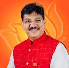 बीजेपी विधायक पैडी राकेश रेड्डी शिक्षा मंत्री की नियुक्ति और सरकारी स्कूलों की बदहाली पर सवाल उठाते हुए।