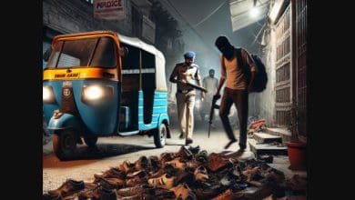 मलकपेट थाना क्षेत्र में चोरों ने पुलिस कर्मियों के घर से जूते चुराए, जिसमें सरकारी जूते भी शामिल थे।