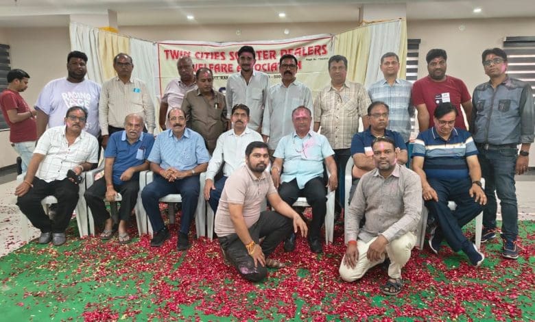 ट्विन सिटीस स्कूटर डीलर्स वेल्फेयर असोसिएशन द्वारा होली मिलन कार्यक्रम