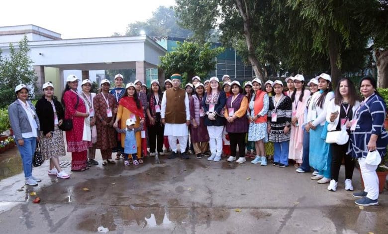 विधि कार्य विभाग द्वारा महिला कर्मचारियों के लिए आगरा भ्रमण का आयोजन