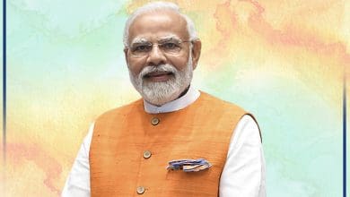 प्रधानमंत्री नरेंद्र मोदी तीन राज्यों के दौरे पर जाते हुए