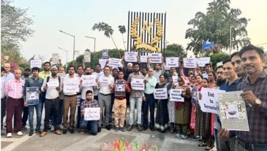 पर्यटकों को श्रद्धांजलि - पहलगाम आतंकी हमले की निंदा