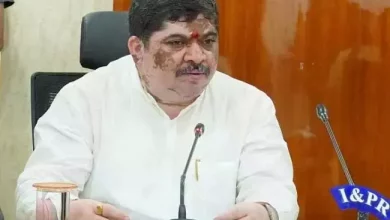 परिवहन मंत्री पोन्नम प्रभाकर टीएसआरटीसी भर्ती की घोषणा करते हुए