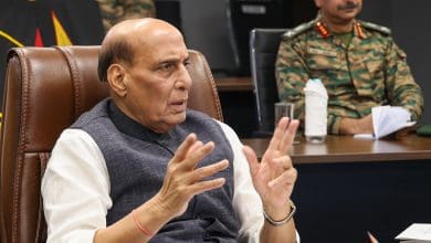 नई दिल्ली में सेना कमांडरों का सम्मेलन 2025, रक्षा मंत्री संबोधित करते हुए।