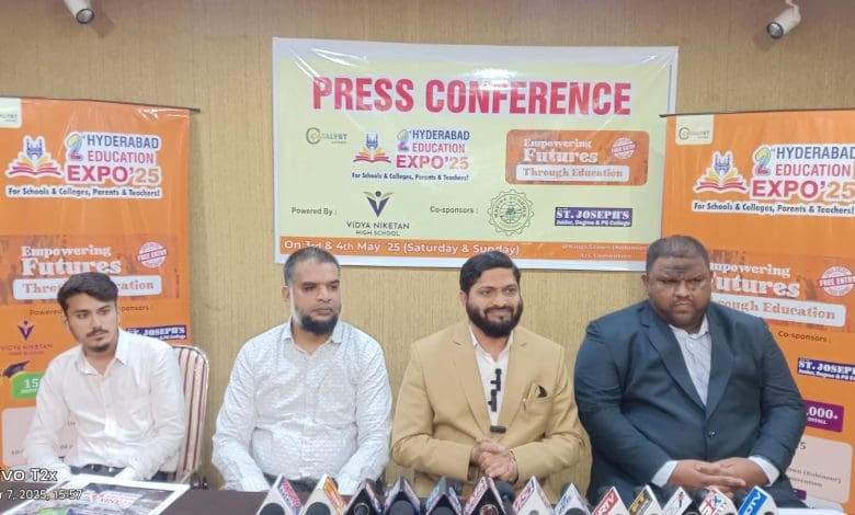 हैदराबाद एजुकेशन एक्सपो 2025 में शैक्षणिक स्टॉल और भीड़