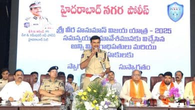 हनुमान विजय यात्रा की पुलिस बैठक का दृश्य