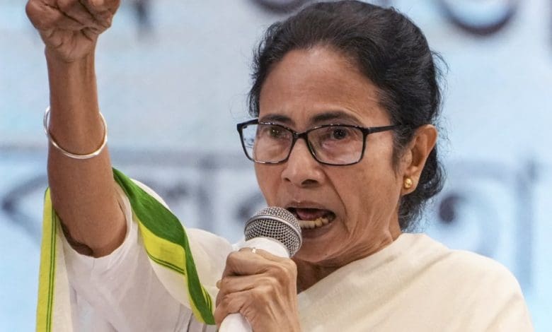 मुर्शिदाबाद में दंगों पर ममता बनर्जी की राजनीतिक चुप्पी
