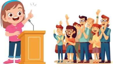 पढ़ाई में टॉप कर मुख्यमंत्री से सम्मान पाती पिंकी