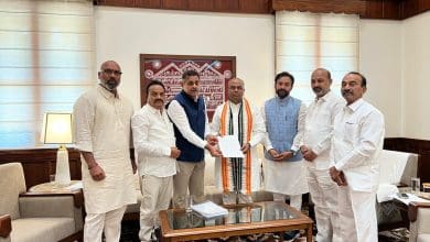 भाजपा सांसदों ने एचसीयू भूमि विवाद पर केंद्रीय मंत्रियों से मुलाकात कर भूमि संरक्षण और जैव विविधता की रक्षा के लिए कार्रवाई की माँग की।