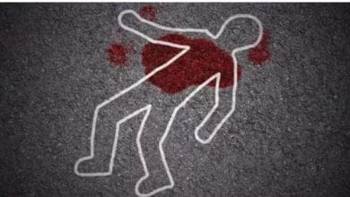 ब्लेड से की गयी हत्या