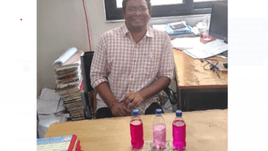 रिश्वत लेते हुए गिरफ्तार ट्रेजरी विभाग के वरिष्ठ अकाउंटेंट की तस्वीर