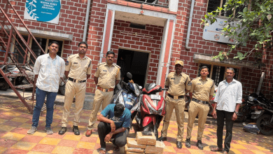 हैदराबाद में कार से गांजे की तस्करी करते हुए पकड़ा गया तस्कर, पुलिस द्वारा जब्त गांजे के पैकेट