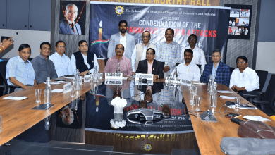 एफटीसीसीआई के प्रतिनिधि पहलगाम हमले के खिलाफ प्रेस मीट में शामिल होते हुए