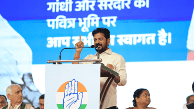 रेवंत रेड्डी CWC बैठक में भाजपा और मोदी सरकार पर हमला बोलते हुए