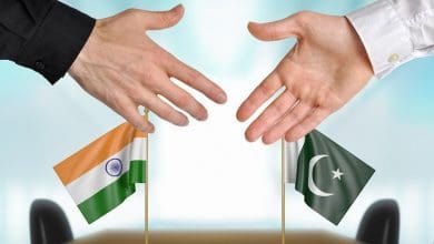 भारत-पाकिस्तान वाघा बॉर्डर पर बीटिंग रिट्रीट समारोह का दृश्य