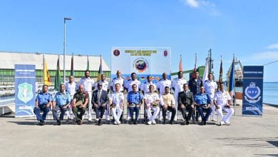 पोर्ट लुईस, मॉरीशस में लंगर डाले आईओएस सागर का दृश्य"