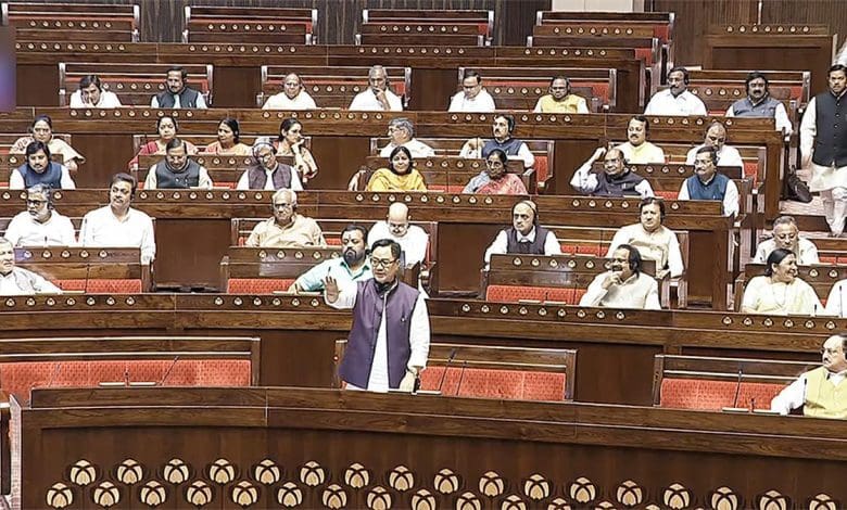 वक्फ विधेयक पर संसद में सरकार और विपक्ष के बीच तीखी बहस